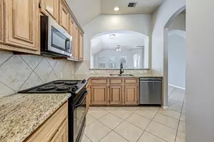 18923 Bluestone Hollow Ln, Tomball, TX 77377 - Photo 11