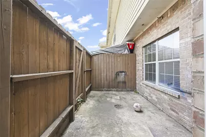 1520 Sherwood Forest Street #301, Houston, TX 77043 - Photo 37