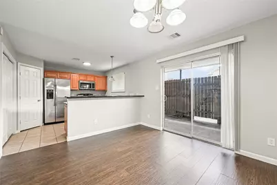 1520 Sherwood Forest Street #301, Houston, TX 77043 - Photo 7