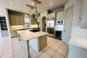 4 Mariners Ln, Kemah, TX 77565 - Photo 13