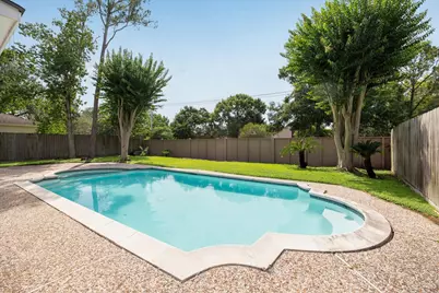 607 Oak Harbor Drive, Houston, TX 77062 - Photo 1