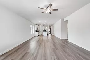 18037 Martin Pines Dr, Conroe, TX 77316 - Photo 5