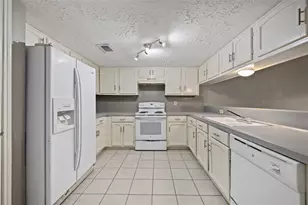 12238 Wild Pine Dr, Houston, TX 77039 - Photo 9