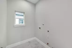 2348 Delafield St, Houston, TX 77023 - Photo 23