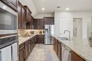 127 Deerchase Dr, Conroe, TX 77384 - Photo 17