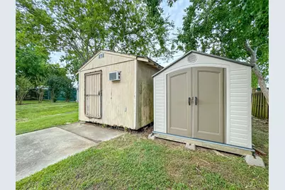 3014 Bay Oaks Harbor Drive, Baytown, TX 77523 - Photo 19