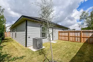 9734 Pelsey St, Houston, TX 77029 - Photo 31