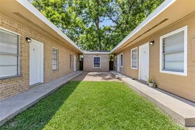 1001 W Lobitt Street, Alvin, TX 77511 - Photo 1