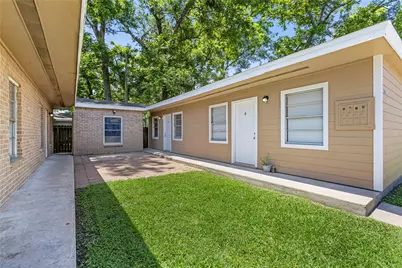 1001 W Lobitt Street, Alvin, TX 77511 - Photo 3