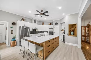 2205 Creekwood Ln, Brenham, TX 77833 - Photo 11