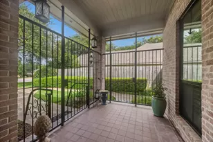2205 Creekwood Ln, Brenham, TX 77833 - Photo 3