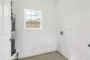 7926 Hudson St, Houston, TX 77012 - Photo 13