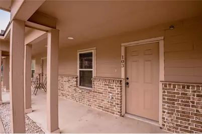 2002 20th Street #103, Huntsville, TX 77340 - Photo 3