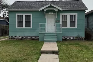 4407 Ave S 1/2, Galveston, TX 77550 - Photo 1
