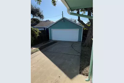4407 Avenue S 1/2, Galveston, TX 77550 - Photo 3