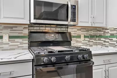 9611 Highmeadow Drive, Houston, TX 77063 - Photo 15