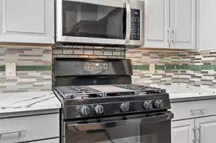 9611 Highmeadow Dr, Houston, TX 77063 - Photo 15