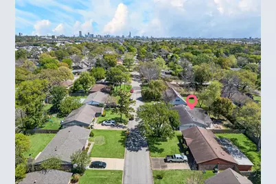 9611 Highmeadow Drive, Houston, TX 77063 - Photo 39