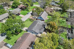 9611 Highmeadow Dr, Houston, TX 77063 - Photo 37