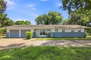 817 Masonic Oak Dr, Brazoria, TX 77422 - Photo 1