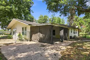 817 Masonic Oak Dr, Brazoria, TX 77422 - Photo 9