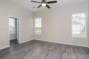 415 Lakeland Cir, Rosharon, TX 77583 - Photo 5