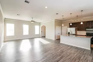 415 Lakeland Cir, Rosharon, TX 77583 - Photo 3