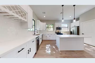 806 E 39th Street #A, Houston, TX 77022 - Photo 11
