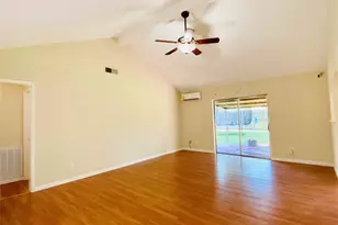 13447 Greenway Dr, Sugar Land, TX 77498 - Photo 3