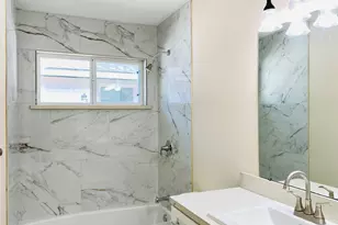 13447 Greenway Dr, Sugar Land, TX 77498 - Photo 23