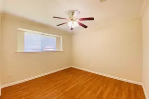 13447 Greenway Dr, Sugar Land, TX 77498 - Photo 21