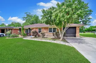 10406 Woodwind Dr, Houston, TX 77025 - Photo 1