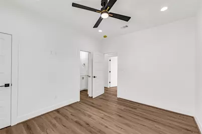 955 Wommack, Crystal Beach, TX 77650 - Photo 17