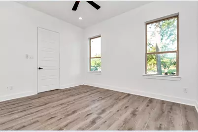 5609 Savyon Drive, Houston, TX 77091 - Photo 9