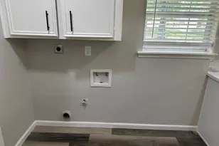 9169 Sharyn Dr, Conroe, TX 77384 - Photo 5