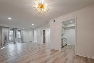 4639 Wild Indigo Street #27/461, Houston, TX 77027 - Photo 5