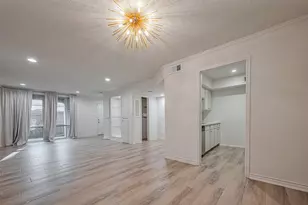 4639 Wild Indigo St, Houston, TX 77027 - Photo 5