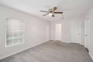 820 Texas St, Liberty, TX 77575 - Photo 7