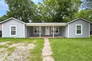 820 Texas St, Liberty, TX 77575 - Photo 1