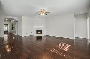 6615 Hunters Trace Ln, Baytown, TX 77521 - Photo 9
