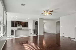 6615 Hunters Trace Ln, Baytown, TX 77521 - Photo 5