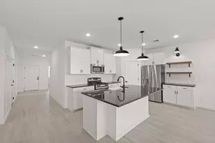 7815 Jade Crst Dr, Angleton, TX 77515 - Photo 5