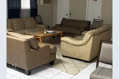 8619 Leawood Boulevard, Houston, TX 77099 - Photo 9