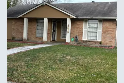 8619 Leawood Boulevard, Houston, TX 77099 - Photo 1