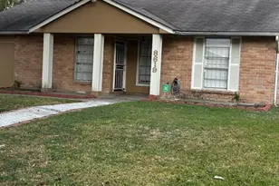 8619 Leawood Blvd, Houston, TX 77099 - Photo 1