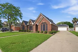 4015 Lakepointe Forest Dr, Seabrook, TX 77586 - Photo 3