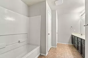 8815 Lyndonnille Falls Ln, Houston, TX 77078 - Photo 19