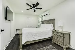 1302 56th St, Galveston, TX 77551 - Photo 27