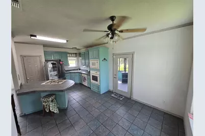 4026 Fm 109, New Ulm, TX 78950 - Photo 17