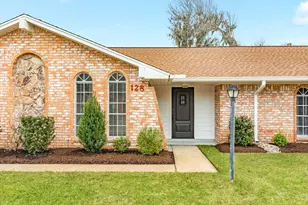 128 Catalpa St, Lake Jackson, TX 77566 - Photo 3